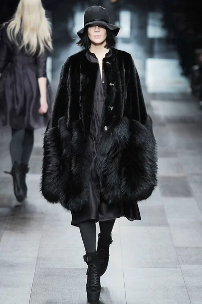 Look 28
